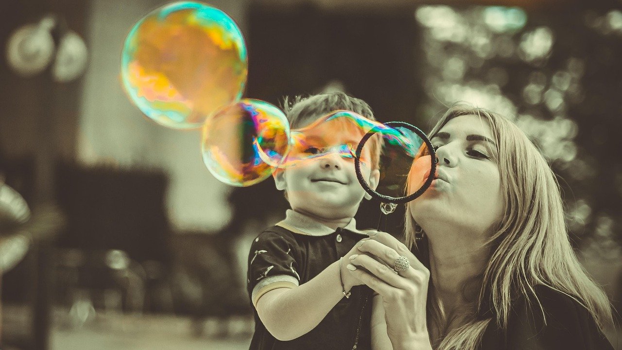 découvrez le bonheur, ses clés et les petits gestes du quotidien qui contribuent à une vie plus épanouie et sereine.