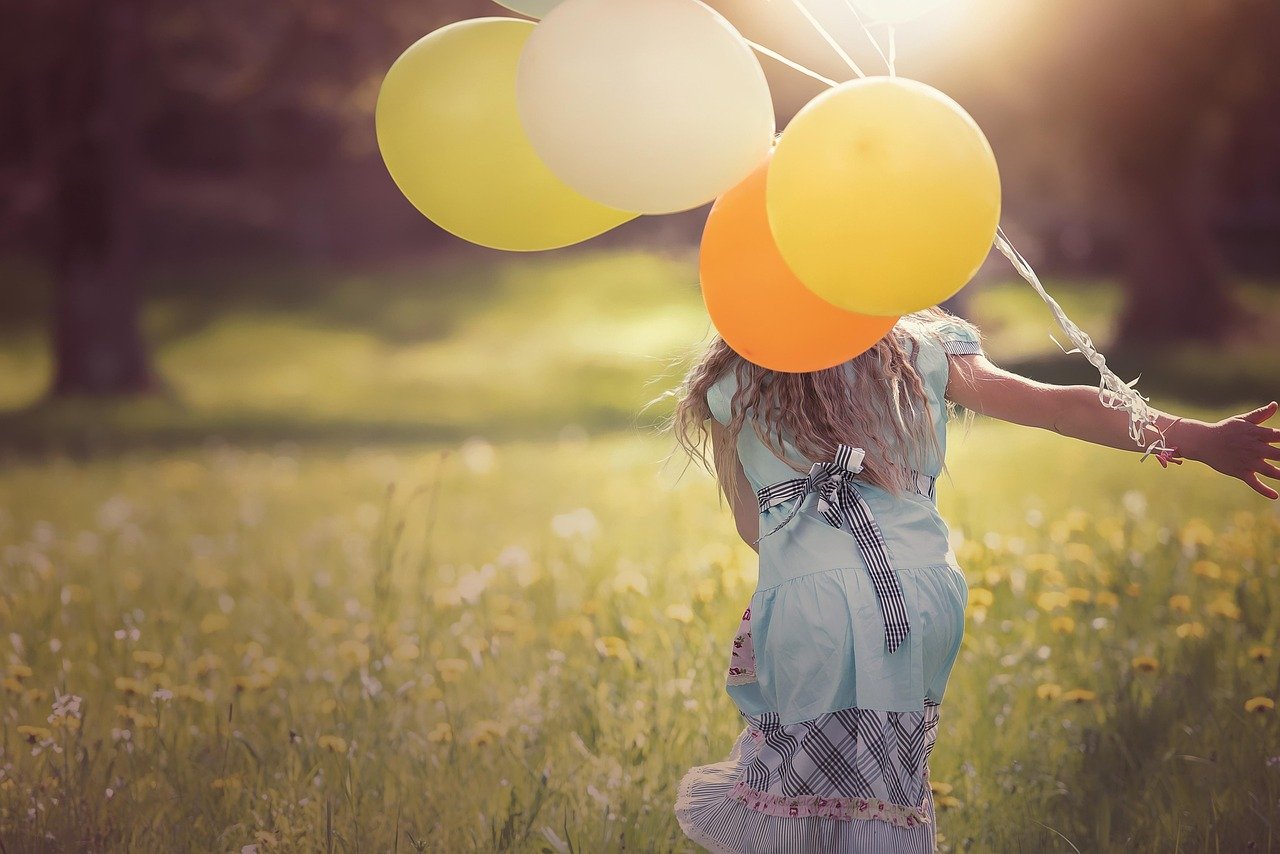 découvrez ce qui favorise le bonheur au quotidien : cultivez des relations positives, prenez soin de vous et savourez les petits moments.